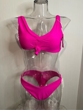 NWT FRANKIE’S BIKNIS Set. Large. Fuchsia Pink. Austin Top. Enzo Bottom.
